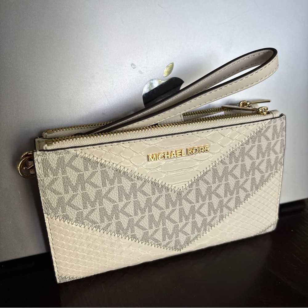 NWT Michael Kors Jet Set Travel Large Dbl Zip Wallet MK Light Cream Multi Python